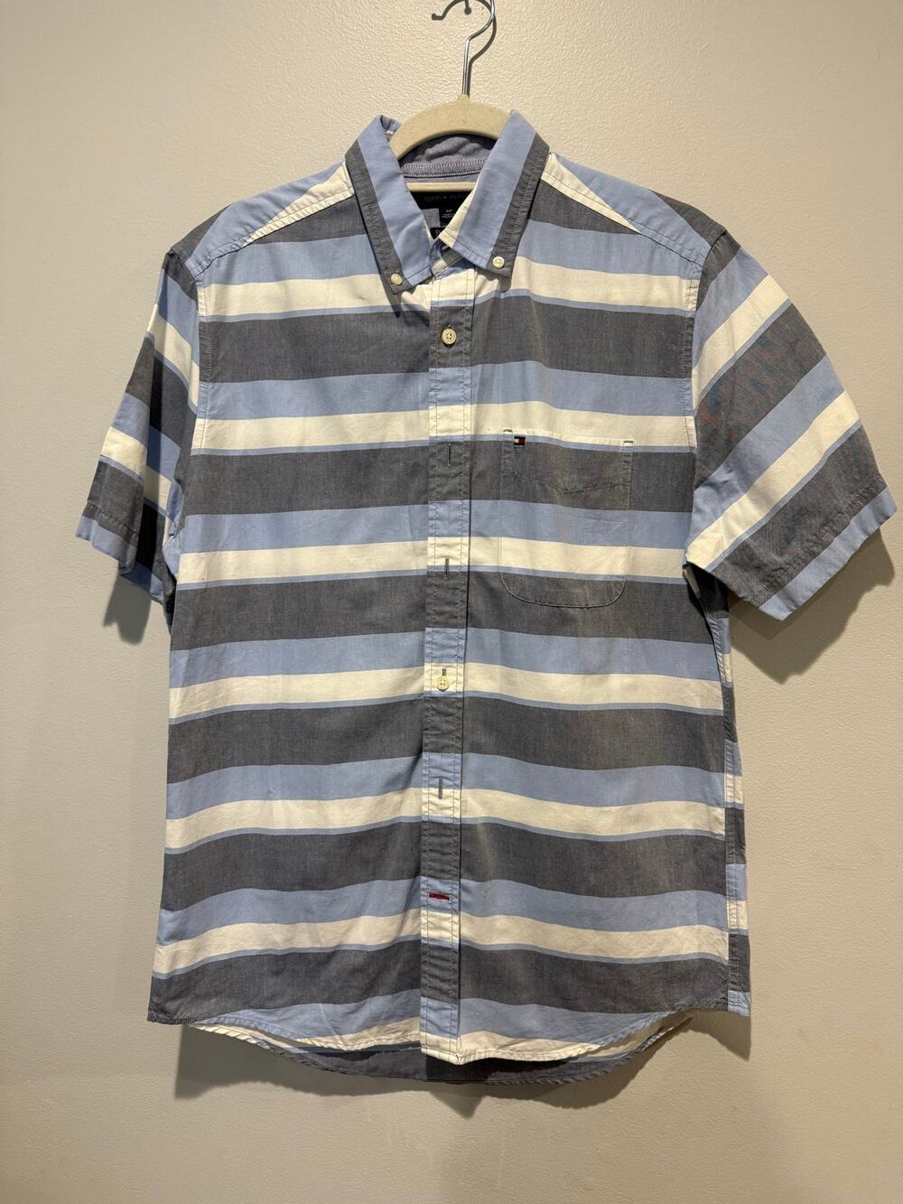 Tommy Hilfiger Men's Short Sleeve Button Down Shirt Size Small Striped Nautical